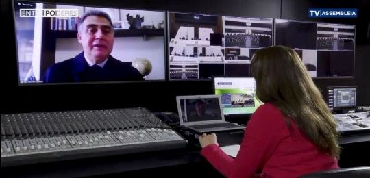 2020-08-19-entrepoderes Entre Poderes