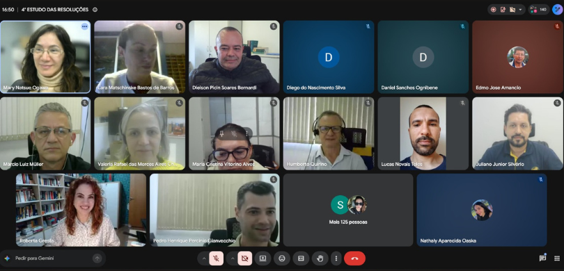 Fotografia de uma reunião por videoconferência, em que se observa 11 pessoas, entre homens e mul...