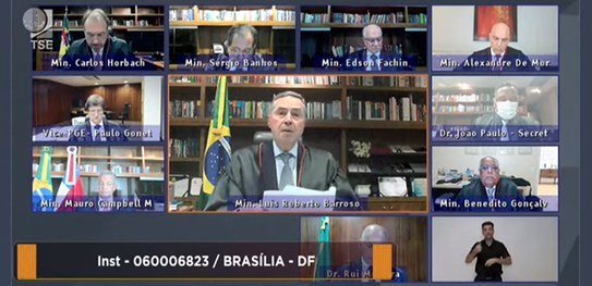 Aprovada a norma que regulamenta a propaganda partidária gratuita em rádio e TV Print da tela de uma vídeoconferência realizada pelo TSE. Na imagem, aparecem dez pessoas. Na pa...