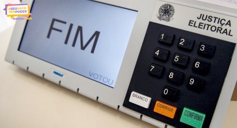 Candidatos de 57 cidades disputarão prefeitura no 2º turno Foto de urna eletrônica