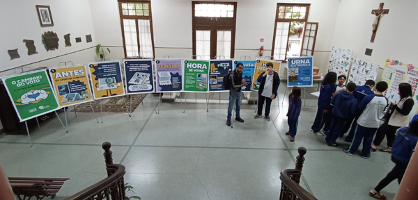 Cerca de 90 estudantes do Instituto de Educação do Paraná participam de oficina sobre combate às notícias falsas e a segurança da urna eletrônica 3