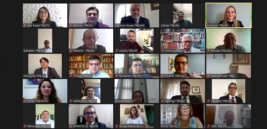 Reprodução de uma sala de reuniões virtual