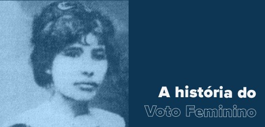 Banner com a fotografia antiga de uma mulher jovem, em fundo azul. À direita, o título “A histór...
