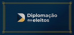 Banner com fundo azul escuro, com uma borda em dourado. Ao centro está escrito “Diplomação dos e...