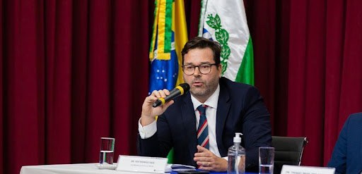 Dr. Valcir Mombach, diretor-geral do TRE-PR