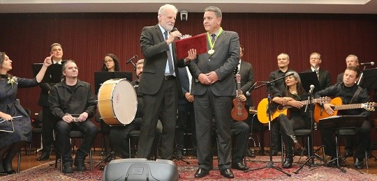 Em cerimônia emocionante, TRE-PR concede Comenda das Araucárias Em cerimônia emocionante, TRE-PR concede Comenda das Araucárias