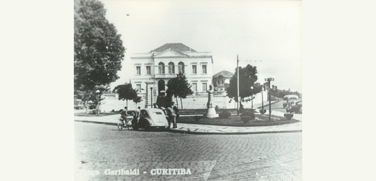 Foto da 1ª sede do TRE-PR - Sociedade Garibaldi