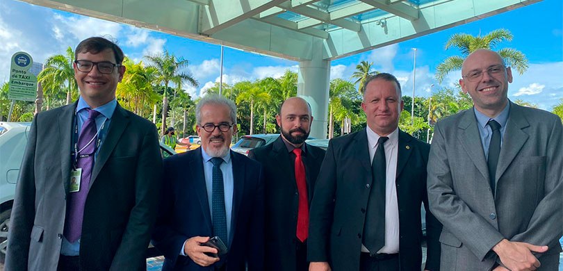 Justiça Eleitoral do Paraná participa do II Encontro Nacional de Memória do Poder Judiciário 1 Fotografia de autoridades, servidores e colaboradores da Justiça Eleitoral do Paraná