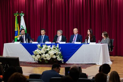 Dr. Valcir Mombach, diretor-geral do TRE-PR