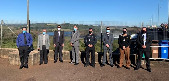 Foto da equipe de segurança e policiais militares que trabalharam nas eleições de Nova Prata do ...