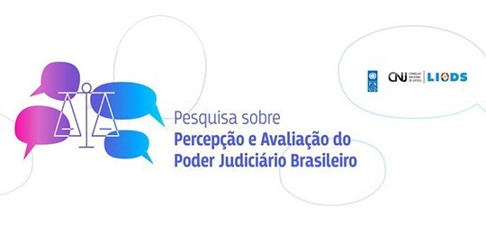banner em fundo branco. Do lado esquerdo estão balões de diálogo nas cores azul e rosa sob uma b...