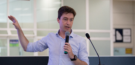 Na imagem, o coordenador de Cadastro Eleitoral, Guilherme Babora do Carvalhal, durante apresenta...