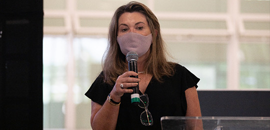 Na imagem, a secretária de Gestão Administrativa, Lilian Gasparin, durante sua apresentação. Ela...