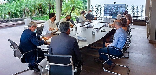 Foto da primeira reunião do Conselho de Governança de 2021, no terraço da presidência do TRE-PR