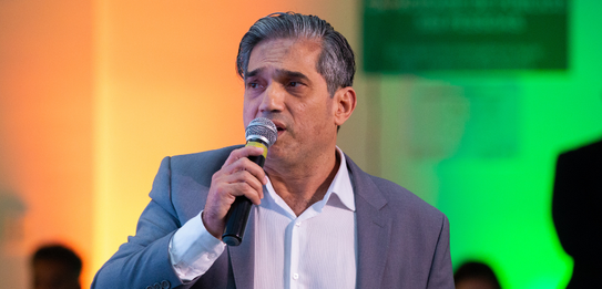 Na fotografia, vê-se o secretário de Tecnologia da Informação, Gilmar Jose Fernandes de Deus se ...