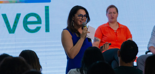 Na fotografia, vê-se o secretário de Tecnologia da Informação, Gilmar Jose Fernandes de Deus se ...