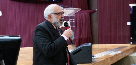 Dr. Valcir Mombach, diretor-geral do TRE-PR