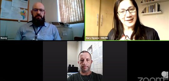 Segurança das urnas é tema de bate-papo com estudantes de Curitiba Reprodução de uma tela de videoconferência. Em cima, há duas pessoas, um homem e uma mulher. Em ...