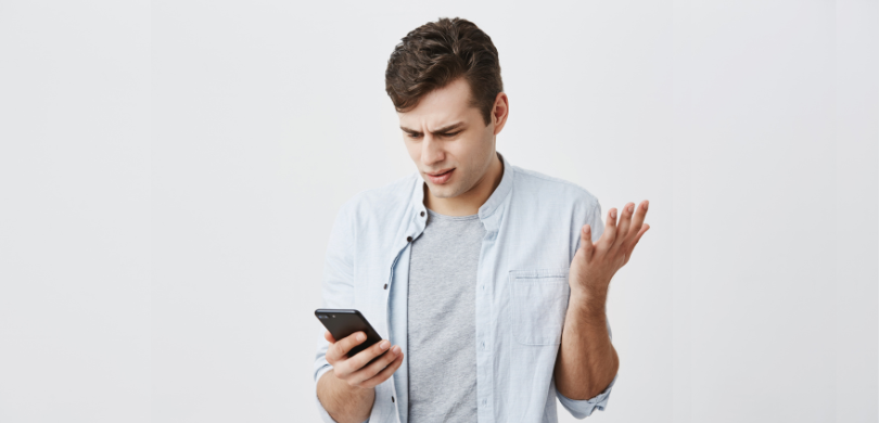 Serviços on-line de emissão, revisão e transferência de Título estão suspensos para eleitores sem biometria Fotografia em que se observa um homem jovem, de pele clara e cabelos castanhos curtos, em plano ...