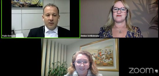 Transmissão aborda financiamento de campanhas femininas e prestação de contas Reprodução de uma sala de videoconferência com duas mulheres e um homem em três telas distintas