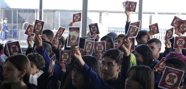 TRE-PR capacita 200 estudantes contra a disseminação de conteúdos enganosos na ação “Detetives da Cidadania”