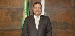 TRE-PR concede Comenda das Araucárias ao des. Adalberto Jorge Xisto Pereira