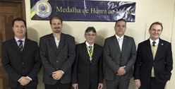TRE-PR entrega medalha Juarez Toledo