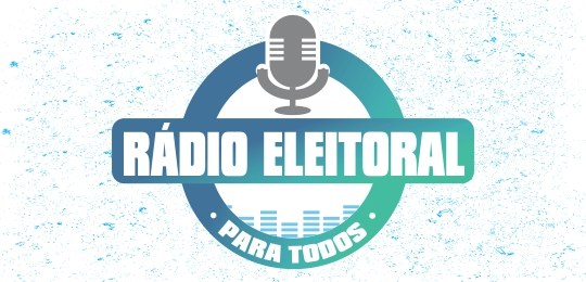 Banner com uma logomarca formada por um círculo azul com um microfone vintage ao alto e a frase ...