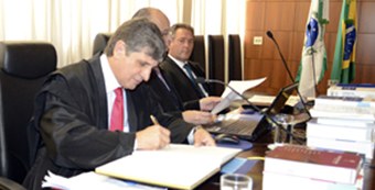 TRE-PR-posse-dr-chemim-corte TRE-PR-posse-dr-chemim-corte