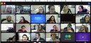 captura de tela feita durante reunião realizada virtualmente. Veem-se servidoras e servidores co...