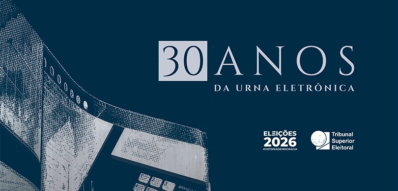 Imagem que retrata uma peça gráfica comemorativa sobre a história da votação no Brasil. À esquer...