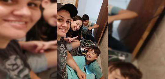 JOHN John com a filha e os filhos