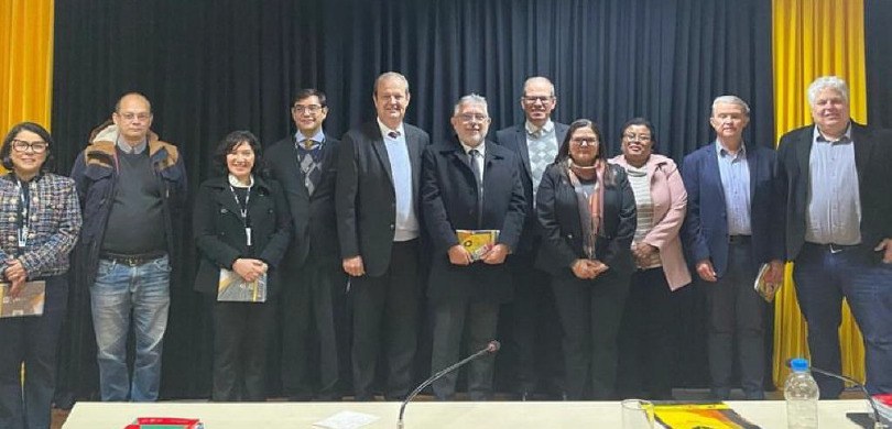 TRE-PR assina acordo de cooperação com a UniCentro e o IPARDES .