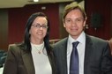 Foto da Prof. Dra. Eneida Desiree Salgado com o Presidente do TRE-PR Des. Rogério Coelho no even...